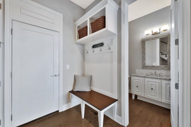 2522 N Paradise Ct, Wichita, KS 67205