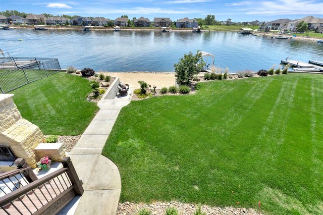 2522 N Paradise Ct, Wichita, KS 67205