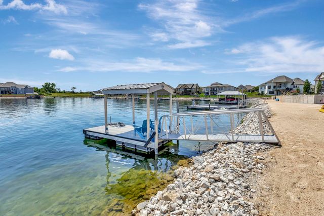 2522 N Paradise Ct, Wichita, KS 67205