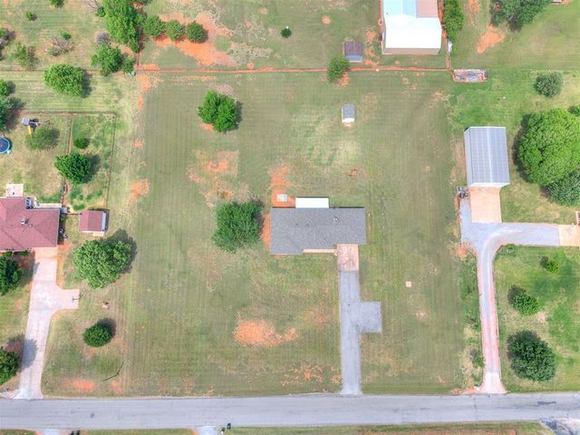 2320 Tecumseh Road, Blanchard, OK 73010