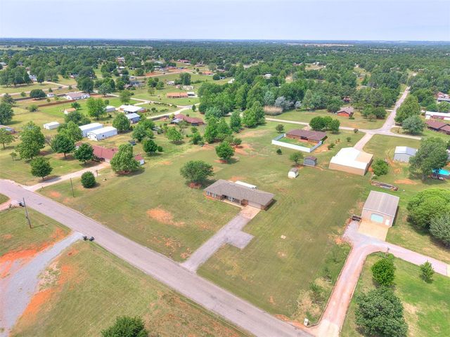 2320 Tecumseh Road, Blanchard, OK 73010