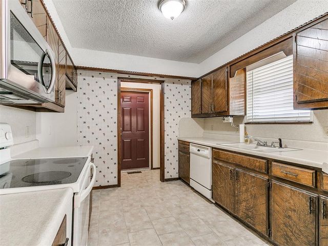 2320 Tecumseh Road, Blanchard, OK 73010