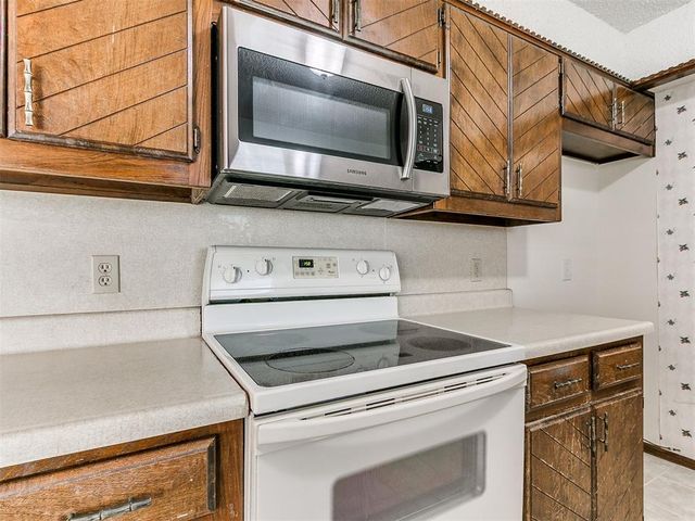 2320 Tecumseh Road, Blanchard, OK 73010