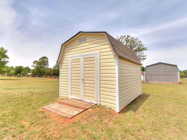 2320 Tecumseh Road, Blanchard, OK 73010