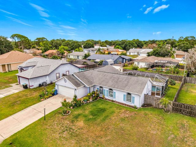 985 Canton Street NW, Palm Bay, FL 32907