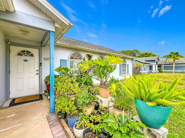 985 Canton Street NW, Palm Bay, FL 32907