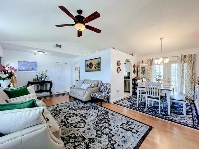 985 Canton Street NW, Palm Bay, FL 32907