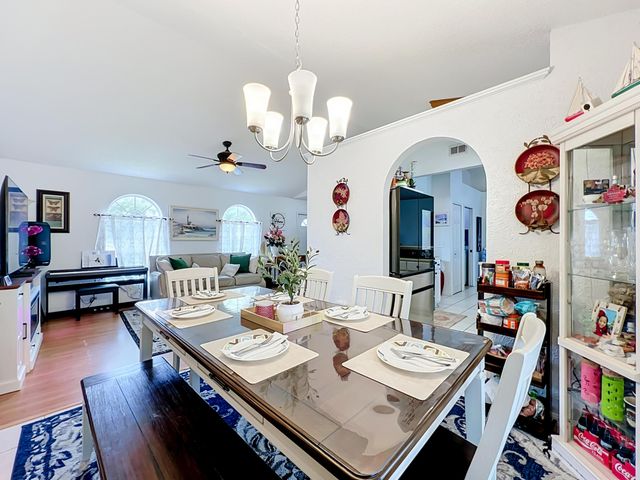 985 Canton Street NW, Palm Bay, FL 32907