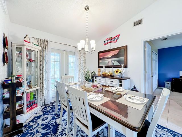985 Canton Street NW, Palm Bay, FL 32907