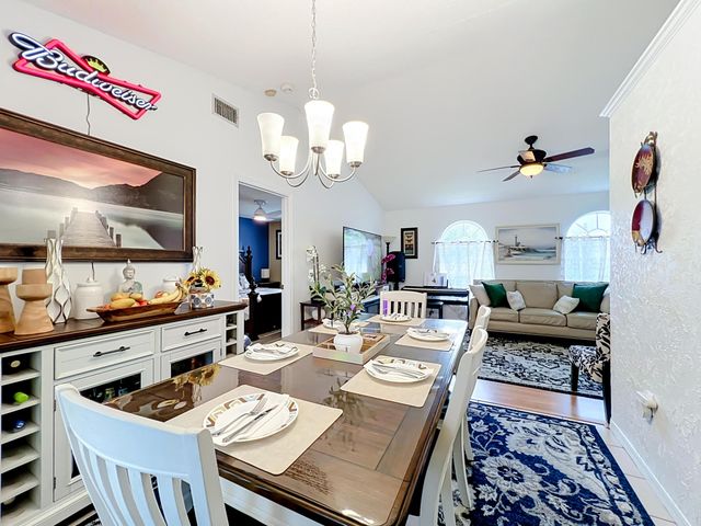 985 Canton Street NW, Palm Bay, FL 32907