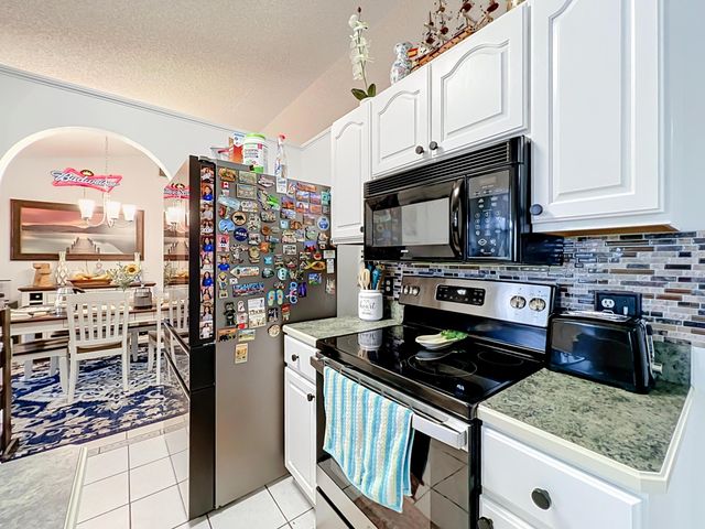 985 Canton Street NW, Palm Bay, FL 32907