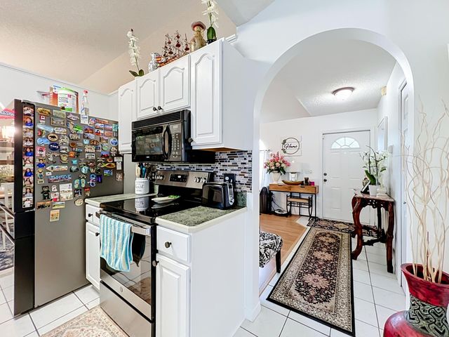 985 Canton Street NW, Palm Bay, FL 32907