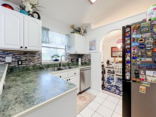 985 Canton Street NW, Palm Bay, FL 32907
