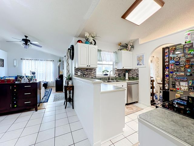 985 Canton Street NW, Palm Bay, FL 32907