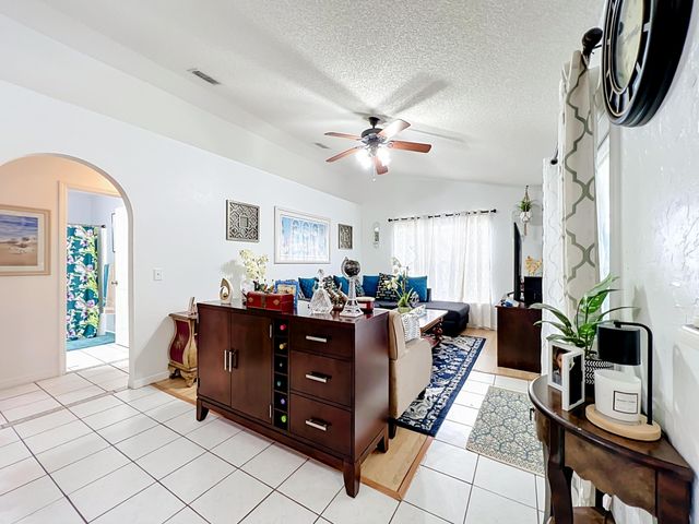 985 Canton Street NW, Palm Bay, FL 32907