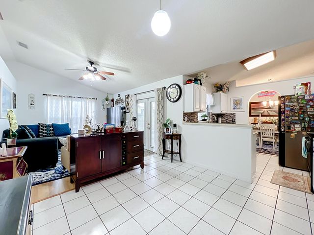 985 Canton Street NW, Palm Bay, FL 32907
