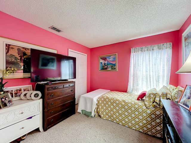985 Canton Street NW, Palm Bay, FL 32907