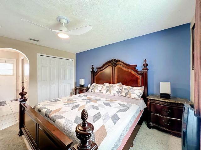 985 Canton Street NW, Palm Bay, FL 32907