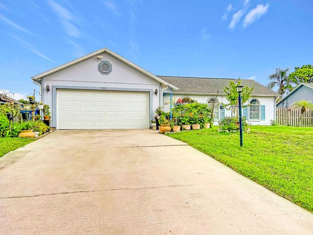 985 Canton Street NW, Palm Bay, FL 32907