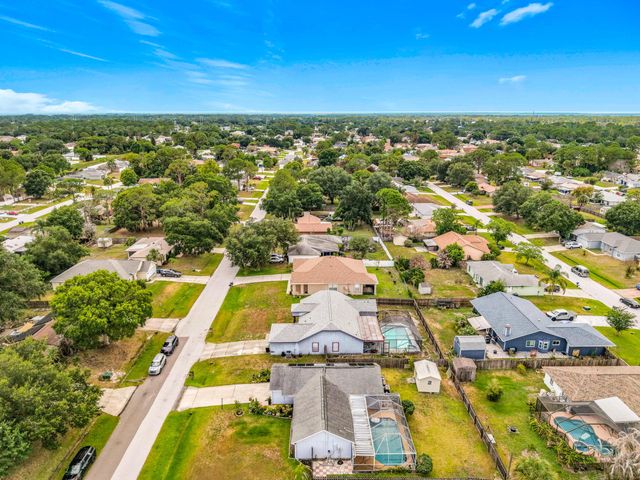 985 Canton Street NW, Palm Bay, FL 32907