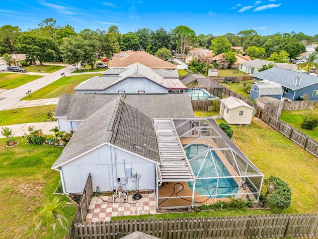 985 Canton Street NW, Palm Bay, FL 32907