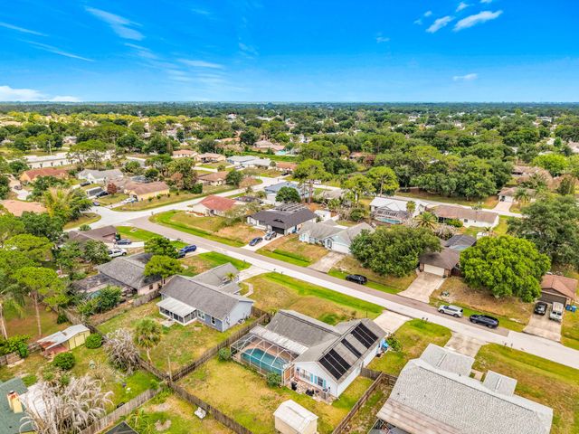985 Canton Street NW, Palm Bay, FL 32907