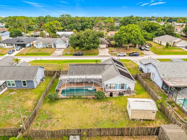 985 Canton Street NW, Palm Bay, FL 32907