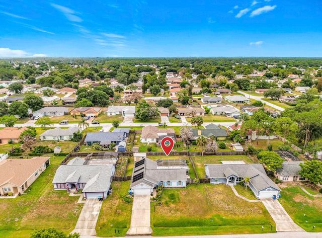 985 Canton Street NW, Palm Bay, FL 32907