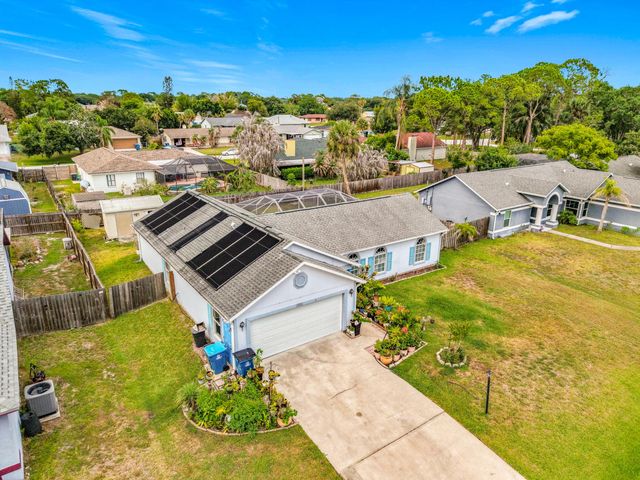 985 Canton Street NW, Palm Bay, FL 32907