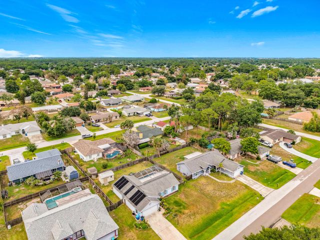 985 Canton Street NW, Palm Bay, FL 32907