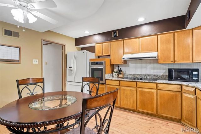 915 Deandell Avenue, Ferguson, MO 63135