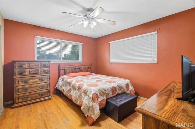 915 Deandell Avenue, Ferguson, MO 63135