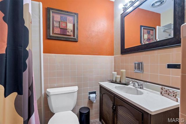 915 Deandell Avenue, Ferguson, MO 63135