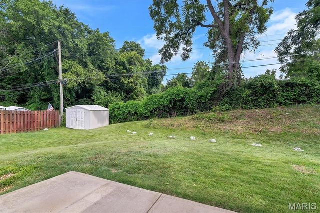 915 Deandell Avenue, Ferguson, MO 63135