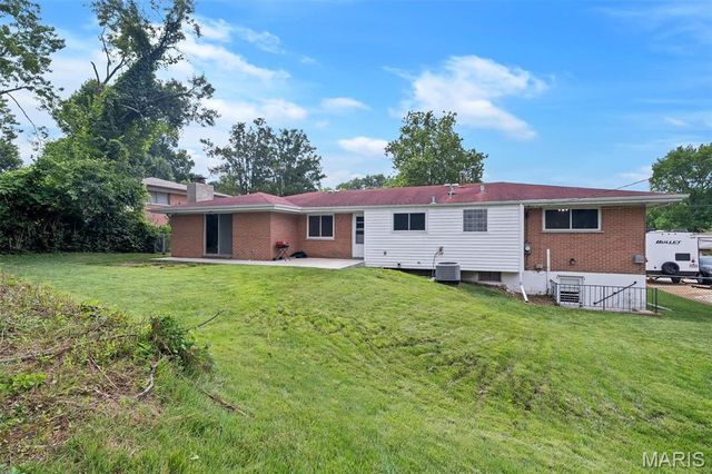 915 Deandell Avenue, Ferguson, MO 63135