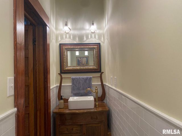 506 S 20TH Street, Murphysboro, IL 62966