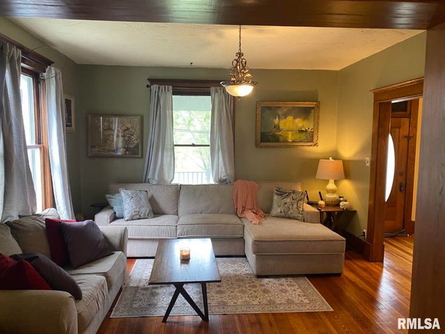 506 S 20TH Street, Murphysboro, IL 62966