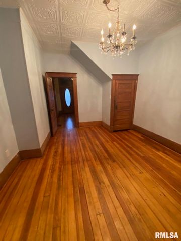 506 S 20TH Street, Murphysboro, IL 62966