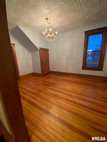 506 S 20TH Street, Murphysboro, IL 62966