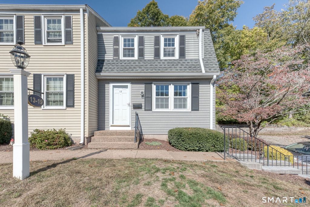 13 Boxwood Lane 13, Glastonbury, CT 06033