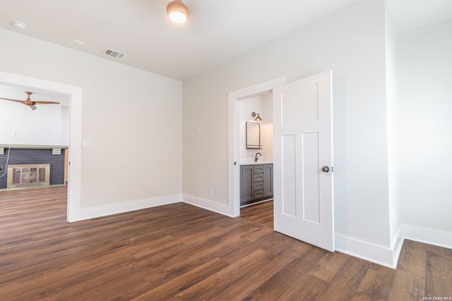 1219 NOLAN ST, San Antonio, TX 78202