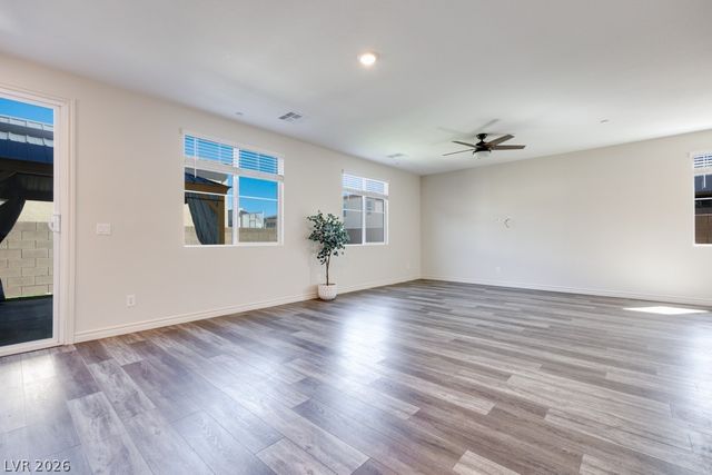 302 Mount Tyndall Street, Henderson, NV 89015