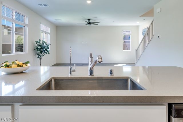 302 Mount Tyndall Street, Henderson, NV 89015