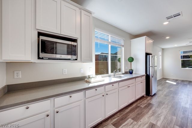 302 Mount Tyndall Street, Henderson, NV 89015