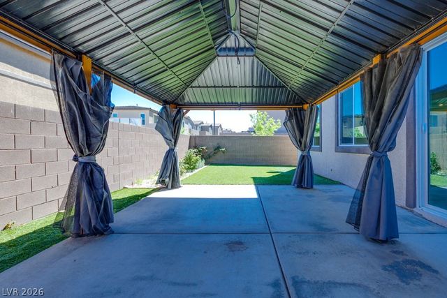 302 Mount Tyndall Street, Henderson, NV 89015