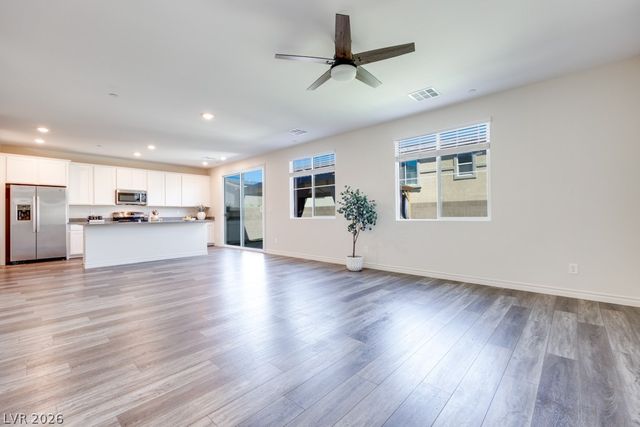 302 Mount Tyndall Street, Henderson, NV 89015