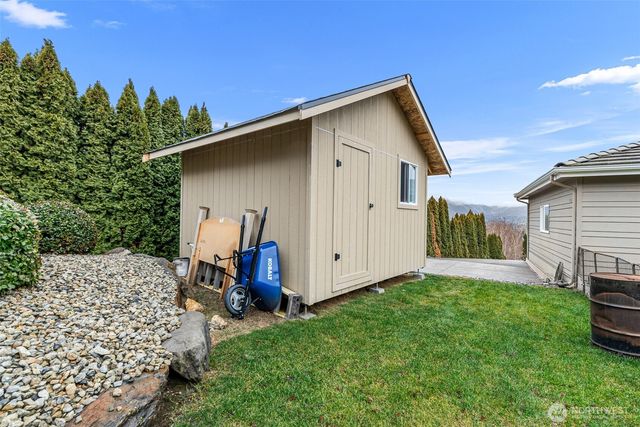 1953 Diamond Ct, East Wenatchee, WA 98802
