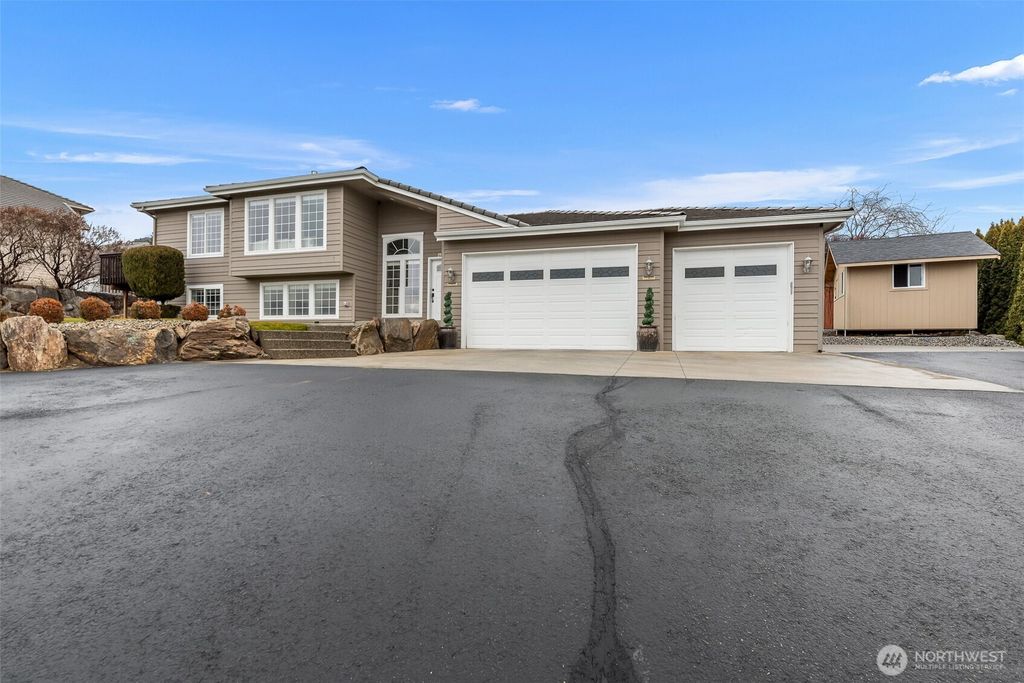 1953 Diamond Ct, East Wenatchee, WA 98802