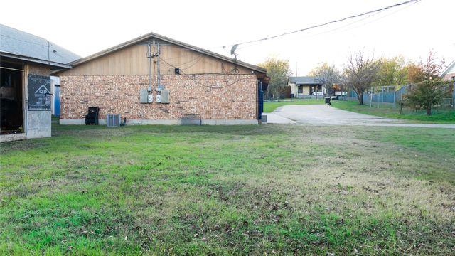 2606 Pearl Avenue, Fort Worth, TX 76164