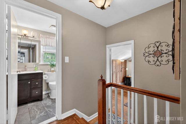 7 Spier Drive, Livingston, NJ 07039